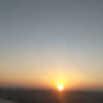 地平线上升起的太阳