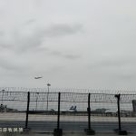 △2017年8月，广州白云。干活的间隙，看飞机打发等待的时光。